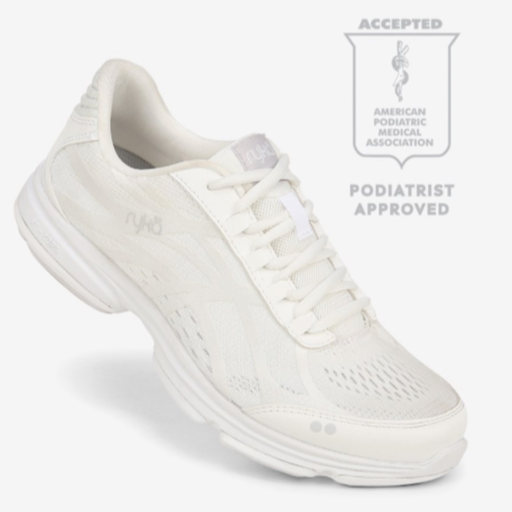 Devotion Plus 3 Walking Sneaker